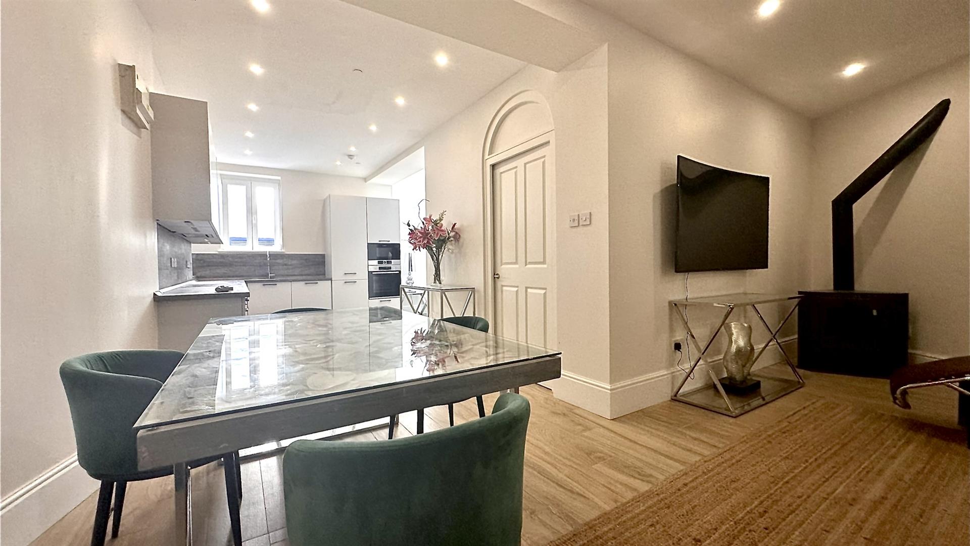 Image of House - 6 Bedrooms - 2 Bathrooms for Rental in Town Area-Gibraltar, Image 19
